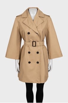 Double-breasted fitted coat