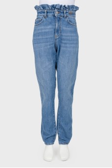High-waisted jeans