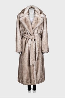 Voluminous wrap-around fur coat