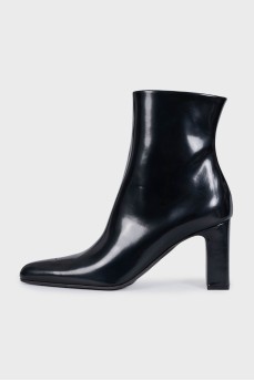 Smooth leather ankle boots with heels