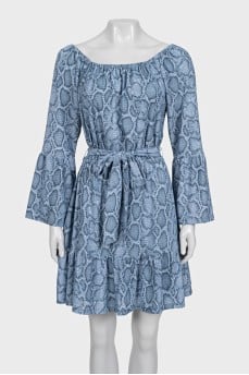 Light blue fitted dress with print
