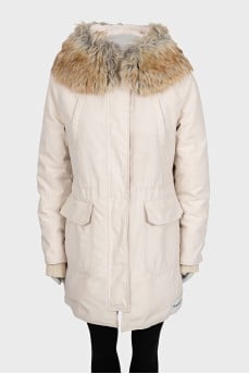 Straight down jacket with a detachable collar