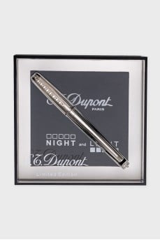 The fountain pen is decorated with diamonds