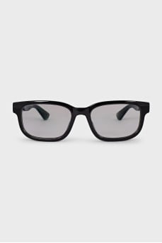 Wayfarer black sunglasses