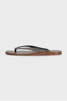 Flip-flops with signature decor