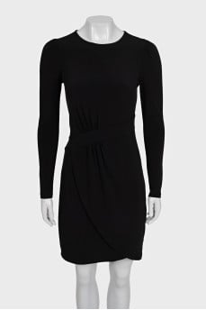 Black fitted dress with a zipper