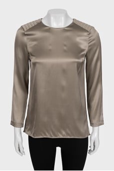 Straight cut long sleeve blouse