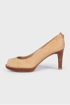 Beige leather shoes with animal print