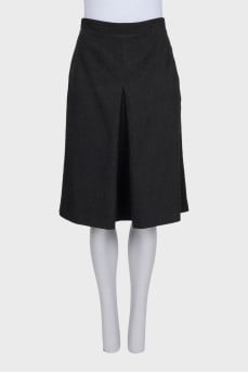 Black fitted skirt with pockets