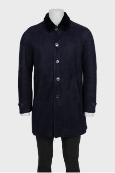 Men's sheepskin coat with buttons