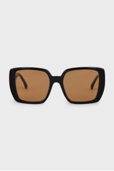 Square sunglasses with yellow lenses