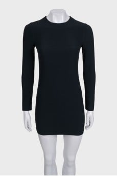 Fitted black dress with long sleeves