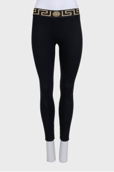 Leggings with a signature print on an elastic waistband