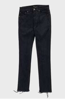 Black skinny jeans with raw hem