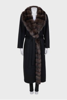 Reversible cashmere coat with fur trim