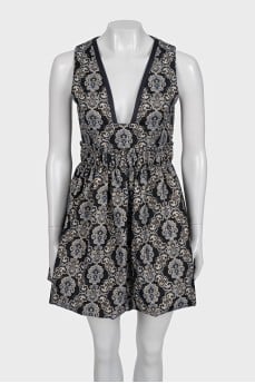 Fitted printed dress with a full skirt