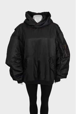 Чорний бомбер oversize з капюшоном