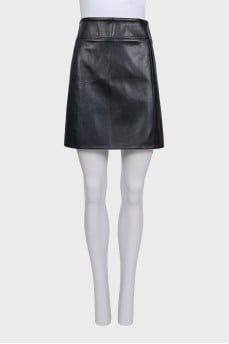 Black straight skirt with a zipper