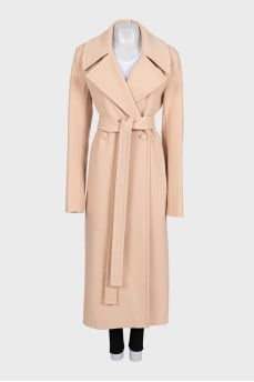 Cashmere coat with a slit
