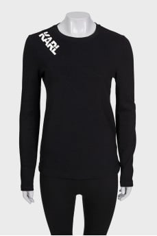 Black straight-cut sweatshirt with a zipper