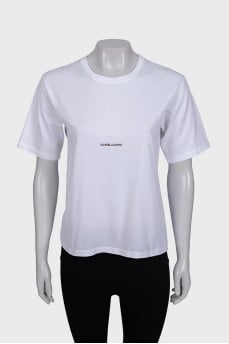 White straight-cut T-shirt with logo