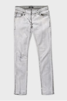 White low-rise skinny jeans