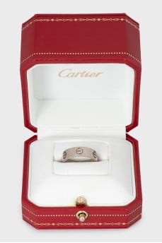 Love ring in white gold with signature carvings