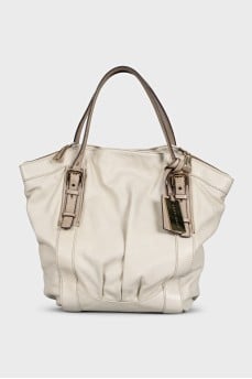 Leather tote bag with magnetic closure
