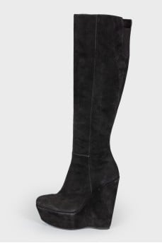 Black boots with wedges