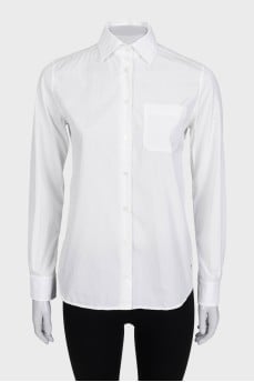 White straight-cut shirt with a pocket