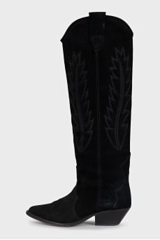 Black suede boots with embroidery