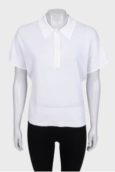 White button-down t-shirt with wide sleeves