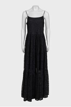 Довга чорна мереживна сукня на тонких бретелях 