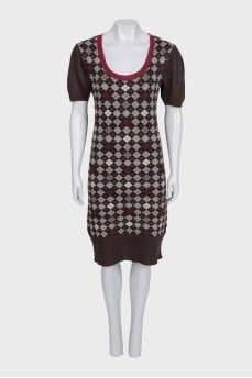 Fitted dress with diamond print