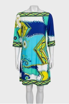 Straight dress in a bright print