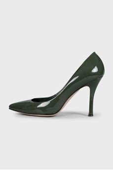 Green patent leather pumps