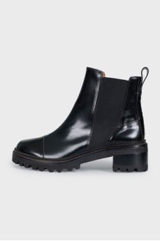 Leather Chelsea boots with embossed logo