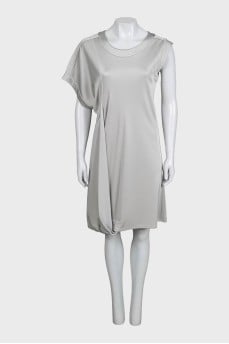 Fitted dress with one sleeve