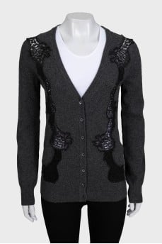 Cashmere cardigan decorated with lace