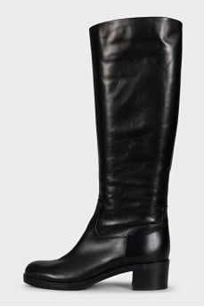 Black leather mid-heel boots