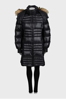Straight black down jacket with fur trim