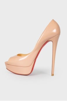 Palf shoes with a stiletor