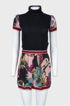 Short dress with print
