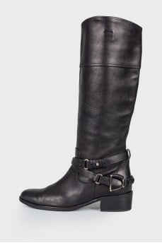 High leather boots without fasteners