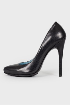 Classic leather heels 