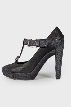 Snake skin shoes