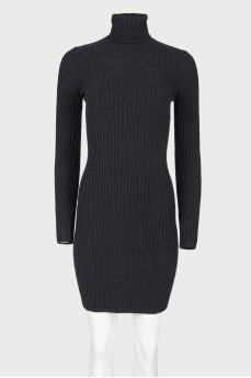 Fitted black dress