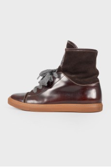 Leather boots with cuffs
