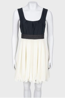 Black and white pleated dress
