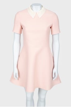 Dress with lace collar